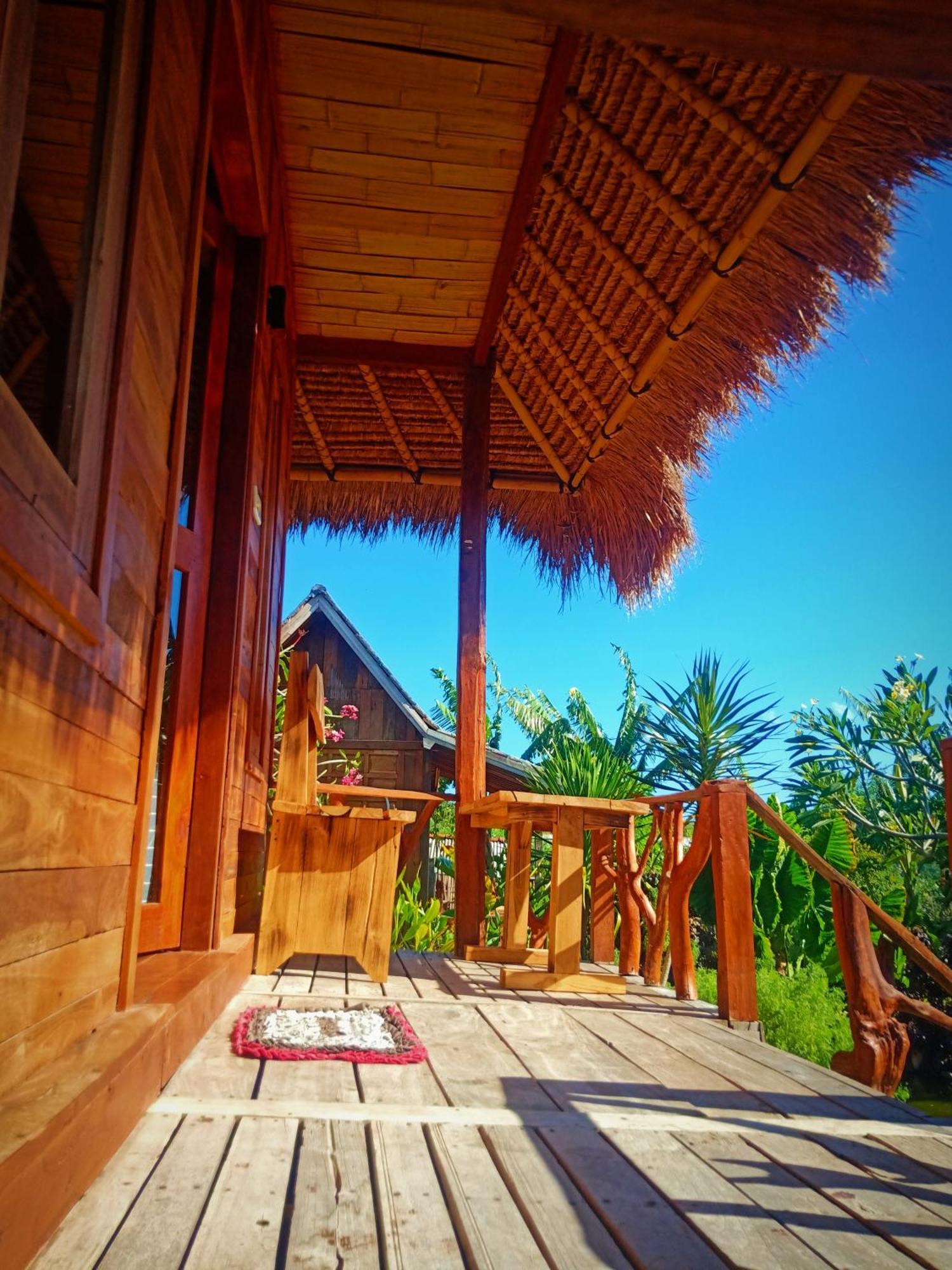 Umah Kayu 2-Menjangan Homestay Banyuwedang Exteriér fotografie
