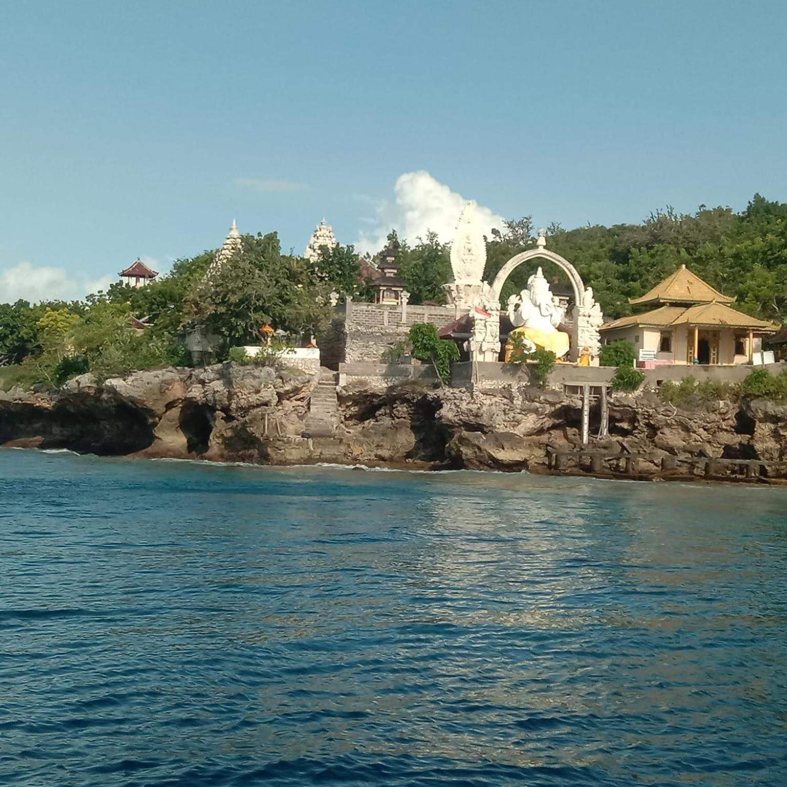 Umah Kayu 2-Menjangan Homestay Banyuwedang Exteriér fotografie